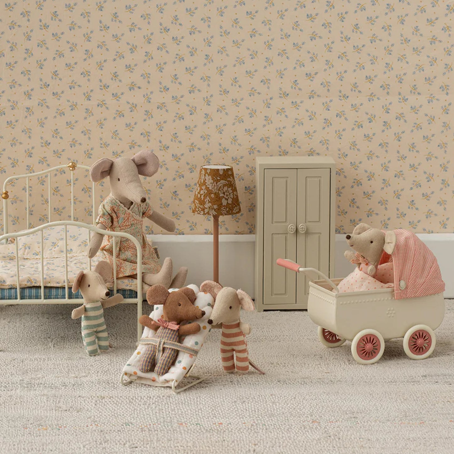 Maileg Mouse Pram - Coral