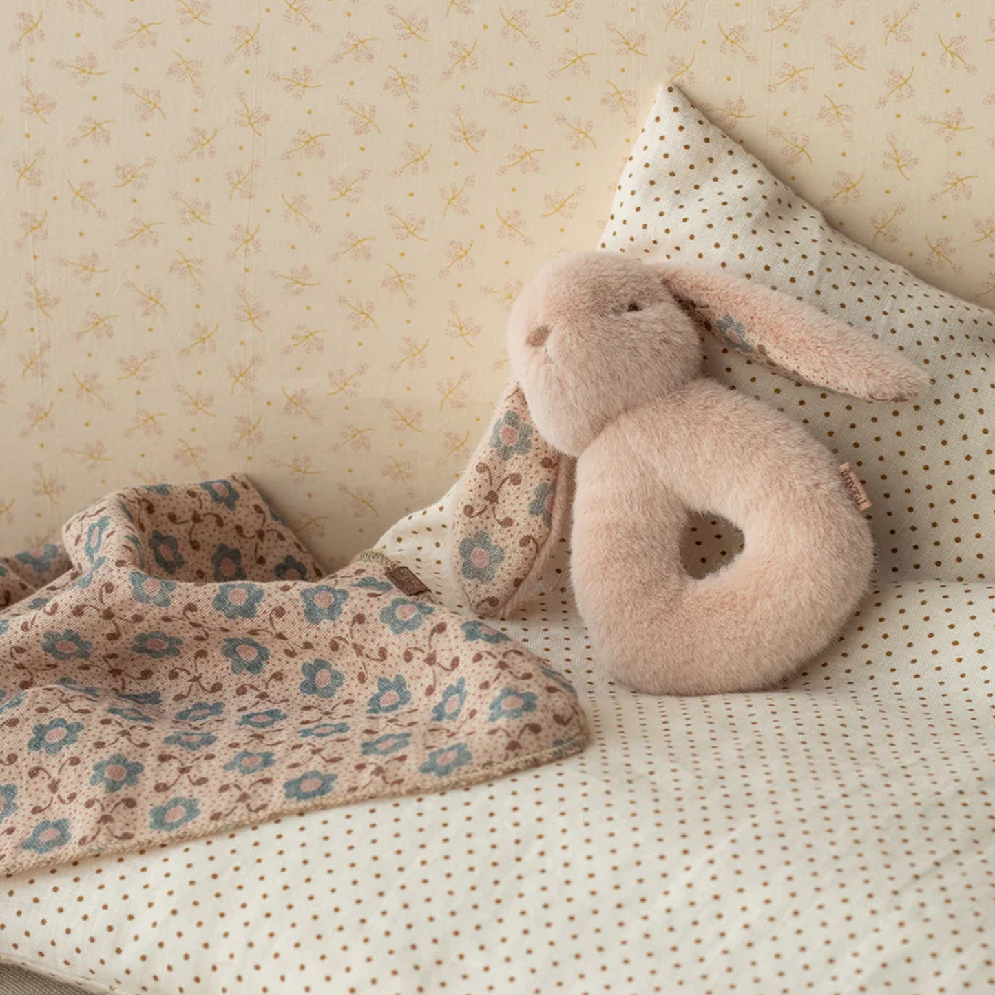 Maileg Bunny Rattle Set - Powder