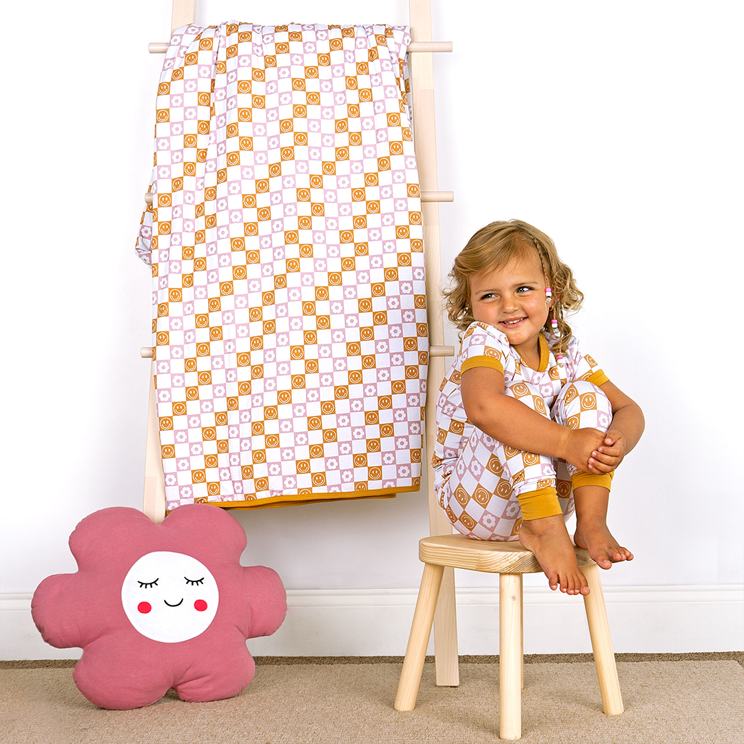 Lucy's Room Happy Daze Pink Twin Size Bamboo Quilt