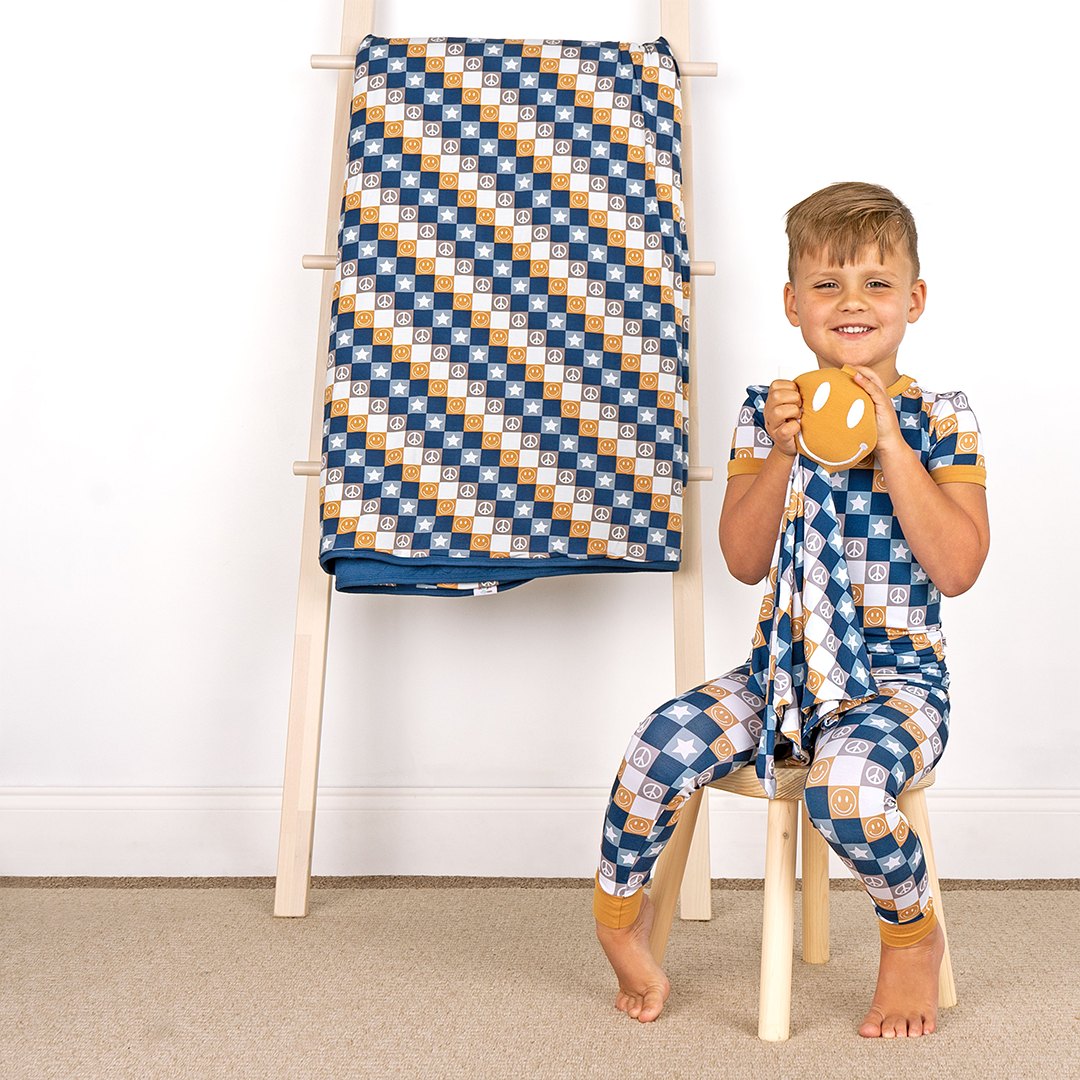 Lucy's Room Happy Daze Blue Twin Size Bamboo Quilt