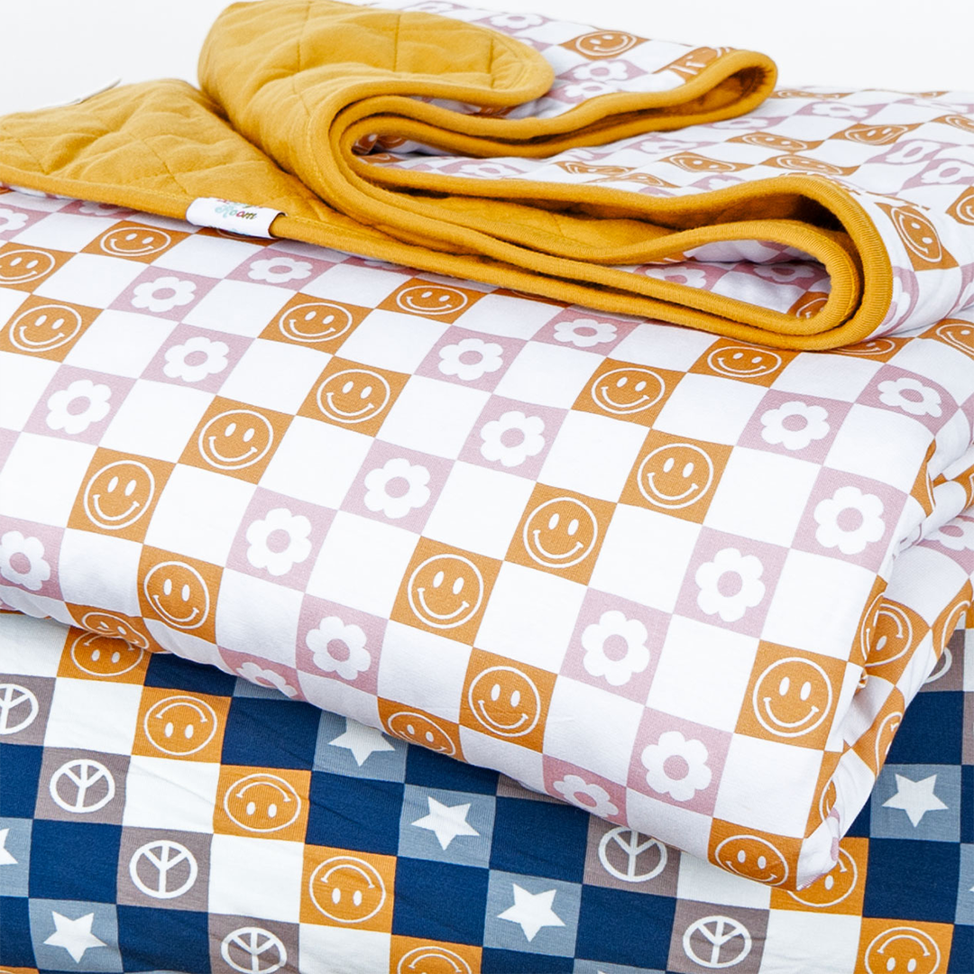 Lucy's Room Happy Daze Blue Twin Size Bamboo Quilt