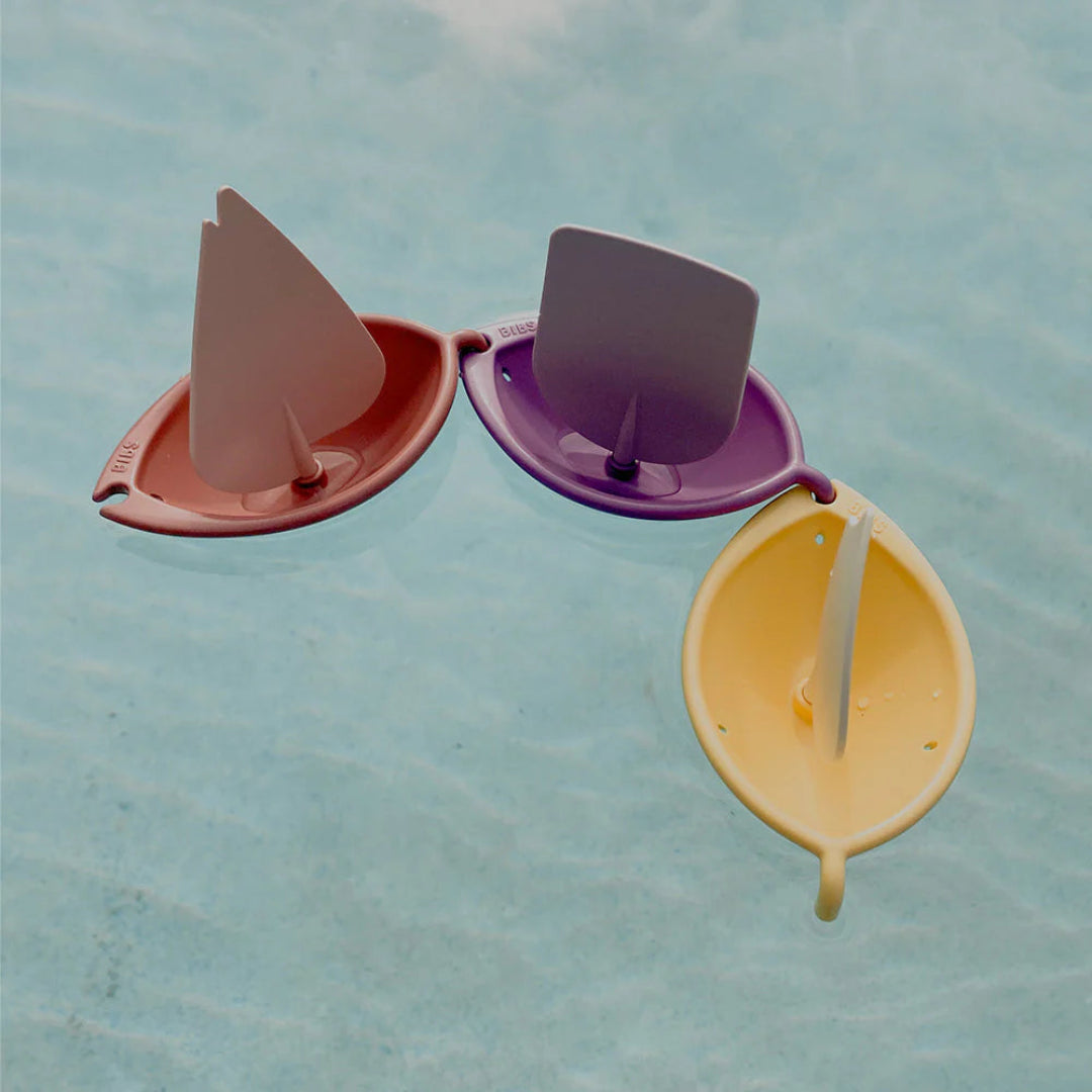set of 3 pink sail boats