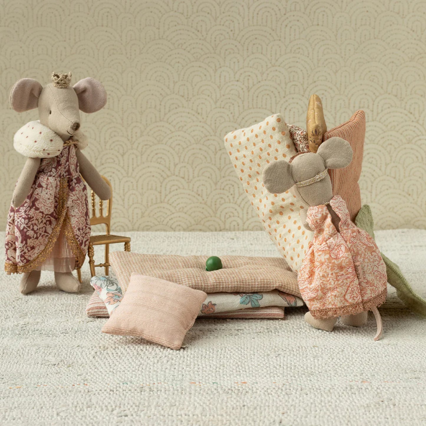 Maileg - Princess and the Pea - Big Sister Mouse