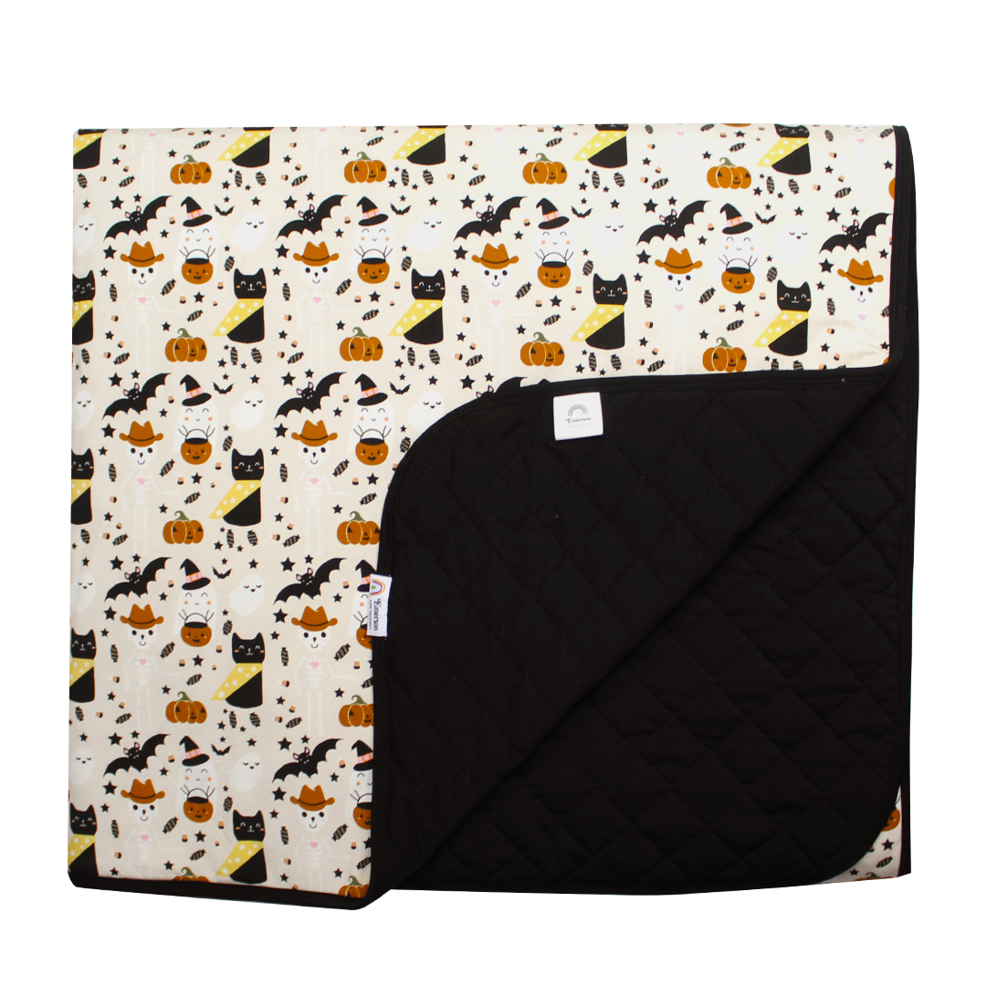 Lucy's Room Spooky Cute Halloween Beige Luxury Bamboo Quilt