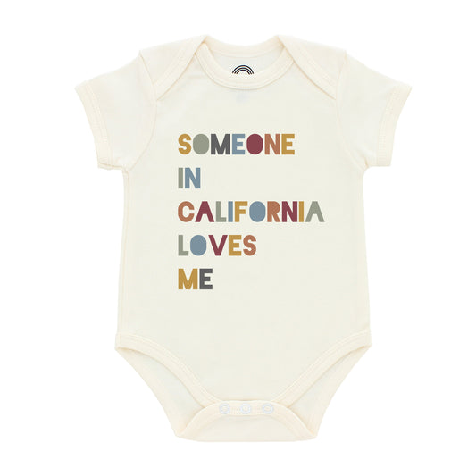 Someone in California Loves Me Short Sleeve Baby Onesie