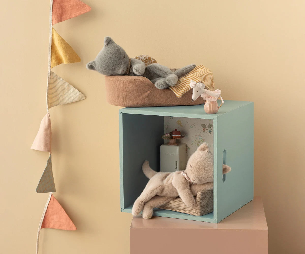 Maileg - Sleeping Kitten Plush Small Grey