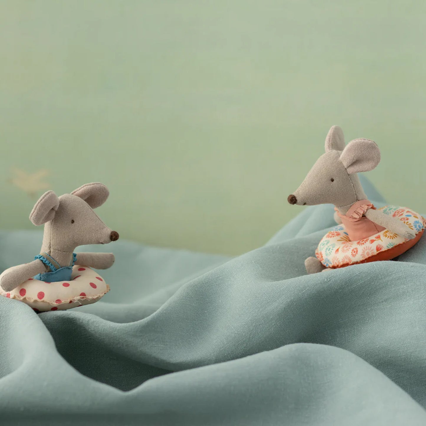 Maileg Beach Mouse with Float, Little Sister - Flower