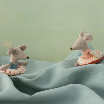 Maileg Beach Mouse with Float, Little Sister - Flower