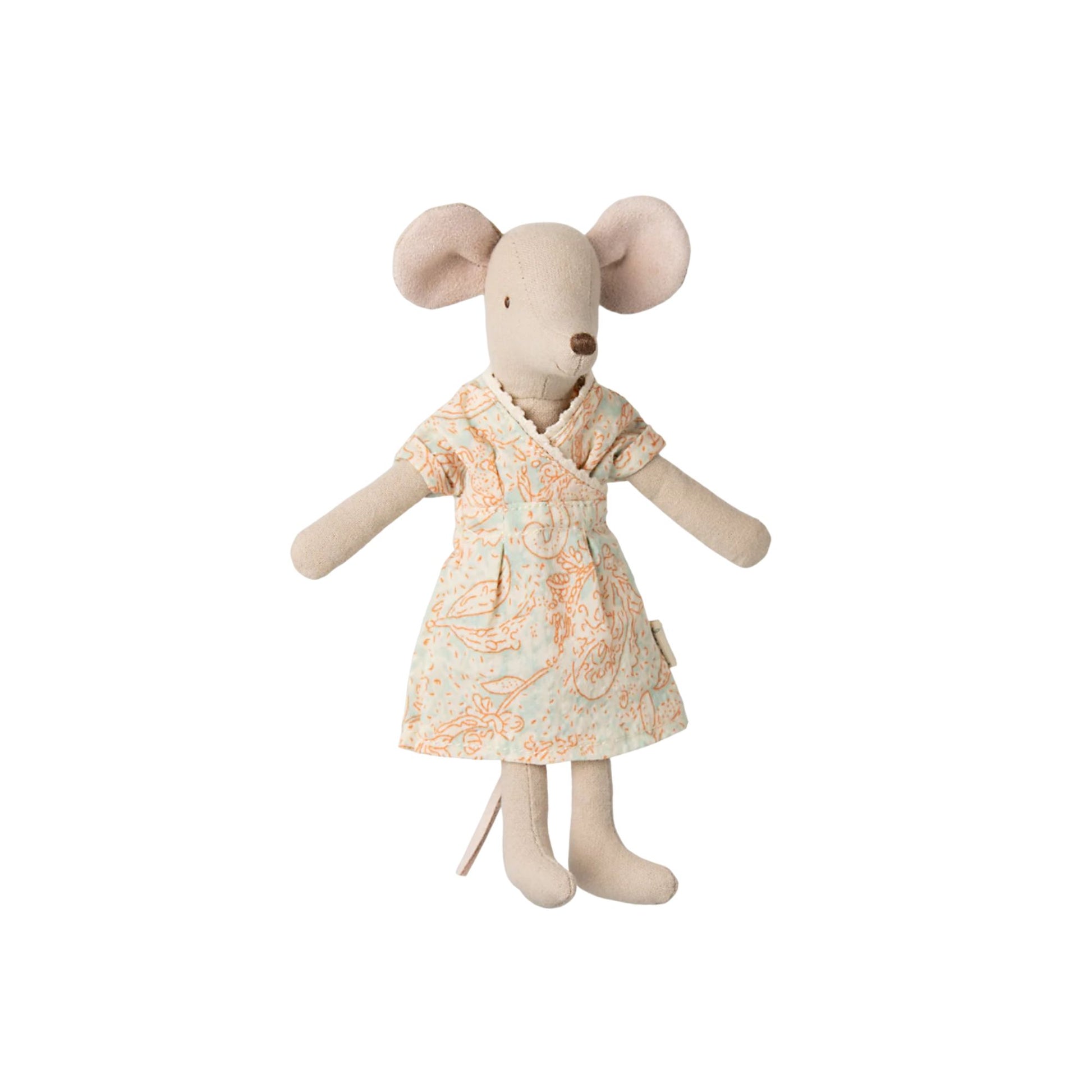 Maileg Mom Mouse in white background