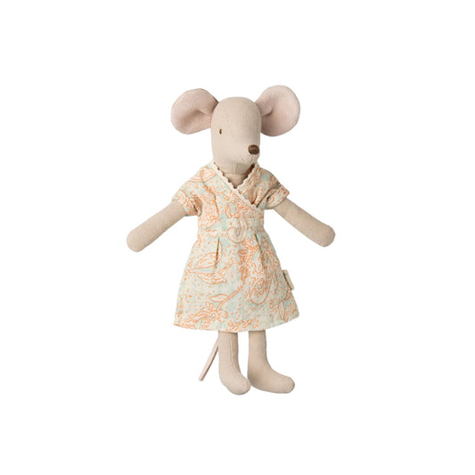 Maileg Mom Mouse in white background