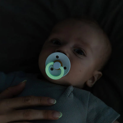 pack of 2 glow pacifiers