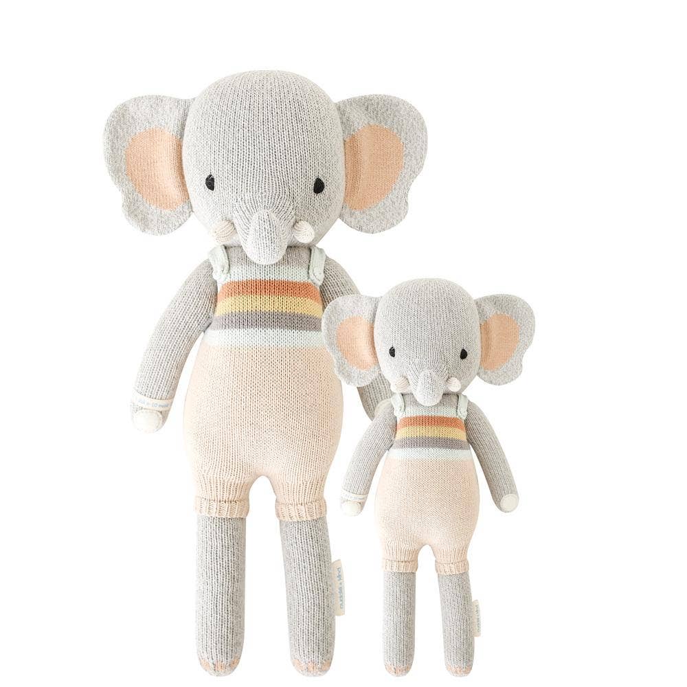 Two knitted elephant toys, one larger and one smaller, on a white background.