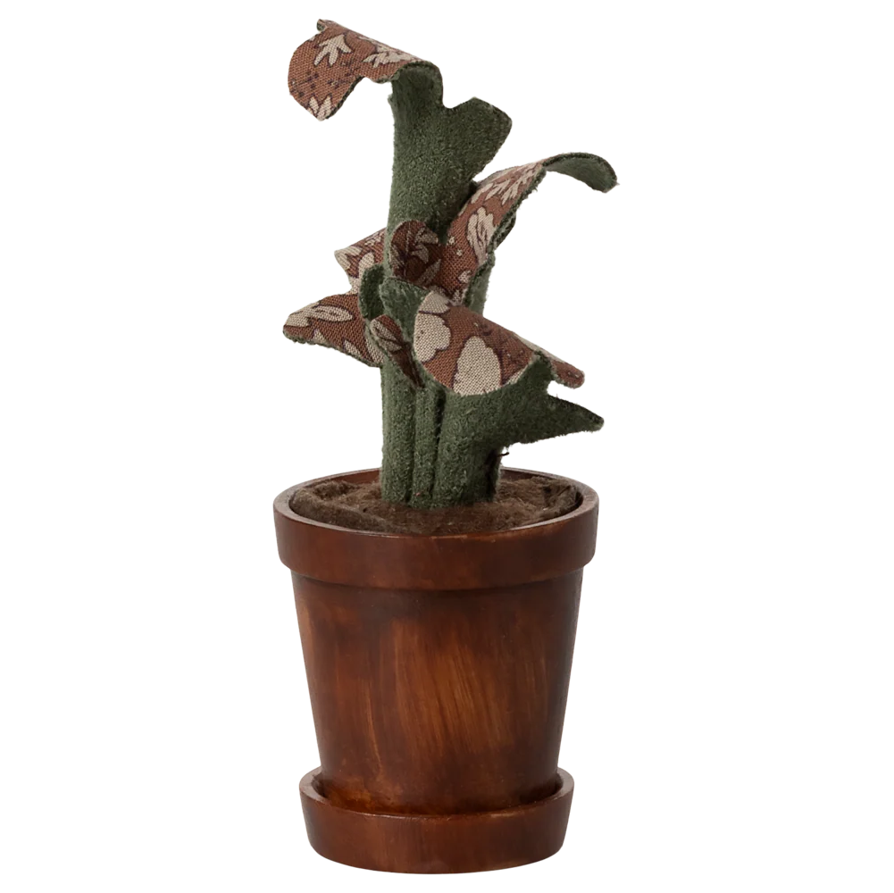 • Maileg flower pot with plant miniature dollhouse greenery
• Mini fabric leafy plant for Maileg mouse and bunny houses