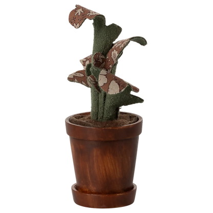 • Maileg flower pot with plant miniature dollhouse greenery
• Mini fabric leafy plant for Maileg mouse and bunny houses