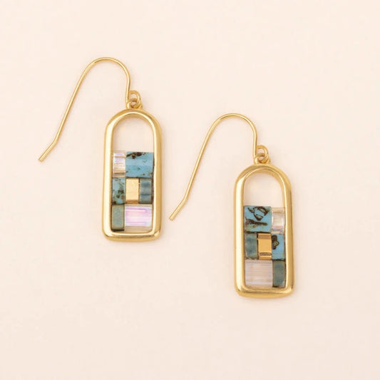 Gold earrings with turquoise stones
