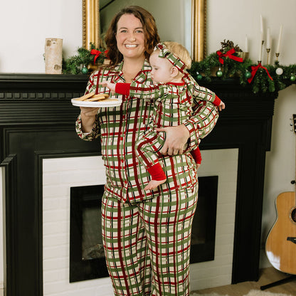 Mom and daughter matching holiday plaid pajamas