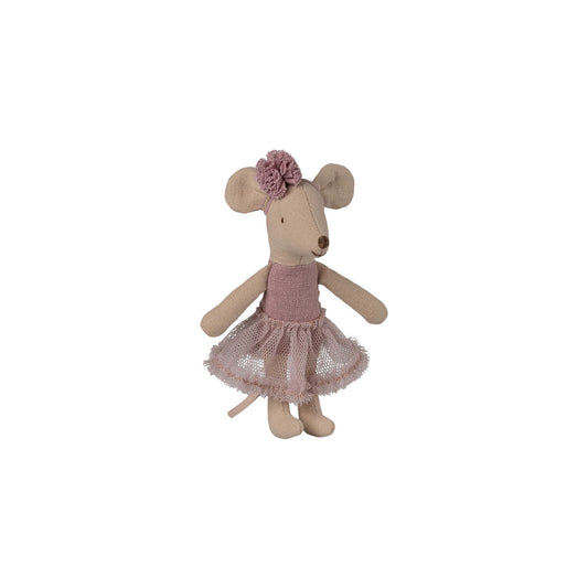 Mouse ballerina in a white background