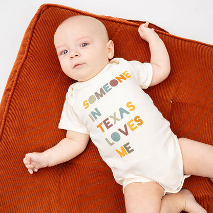 Someone in Texas Loves Me Short Sleeve Baby Onesie