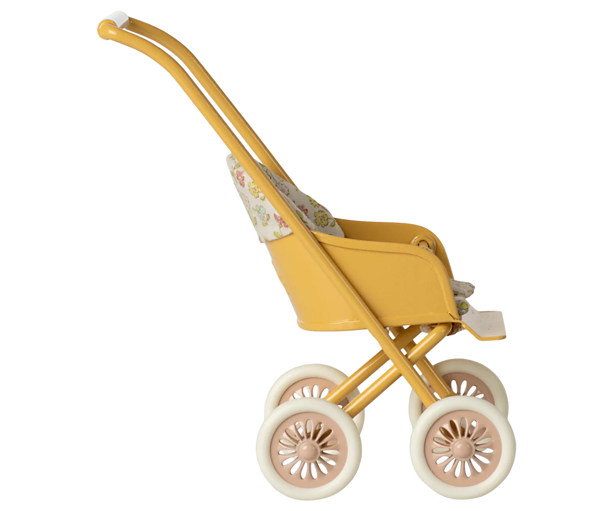 • Maileg micro stroller yellow miniature dollhouse furniture
• Mini yellow stroller for Maileg micro bunnies and rabbits